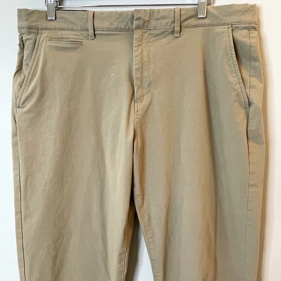 J.Crew 770 Straight Fit Tech Pant Chino Khakis Office Golf AW006 Tan 38/32 FLAW - Picture 4 of 16